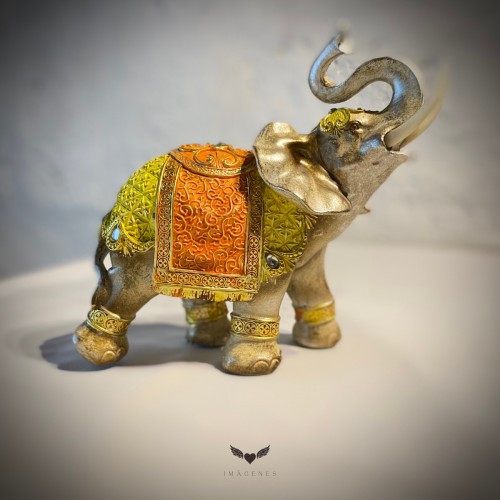 Elefante de resina.